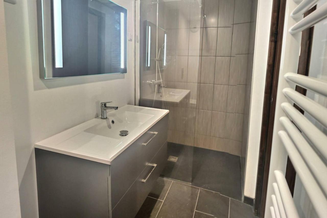 Magnifique, T2 Bis Spacieux & Calme, Neuf, Parking Gerde Exterior foto